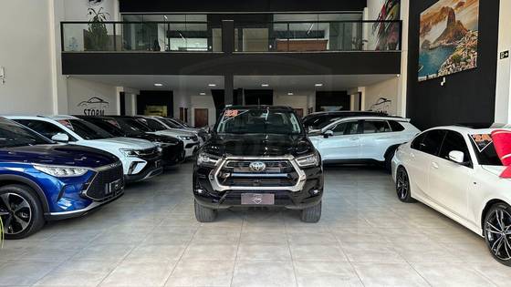 TOYOTA HILUX 2.8 D-4D TURBO DIESEL CD SRX 4X4 AUTOMÁTICO TOYOTA HILUX 2.8 D-4D TURBO DIESEL CD SRX 4X4 AUTOMÁTICO